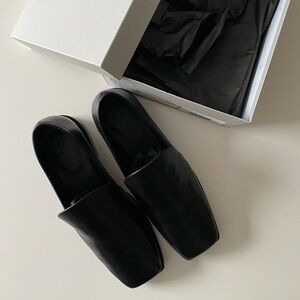 COS - Black Loafer